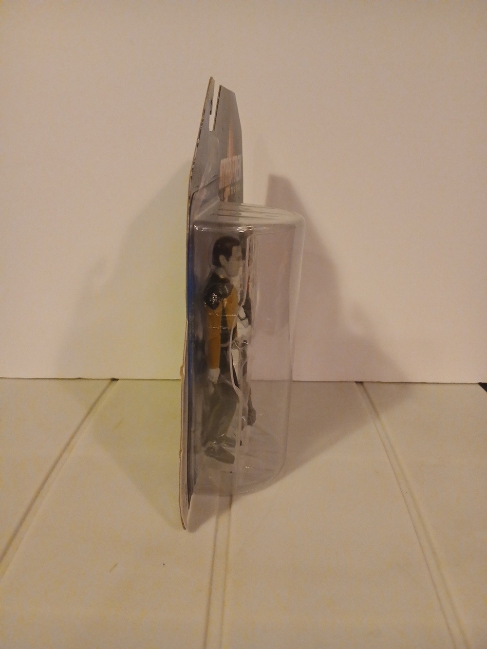 Star Trek Universe Lieutenant Commander Data Action Figure - Yellow & Black - Picture 2 of 5